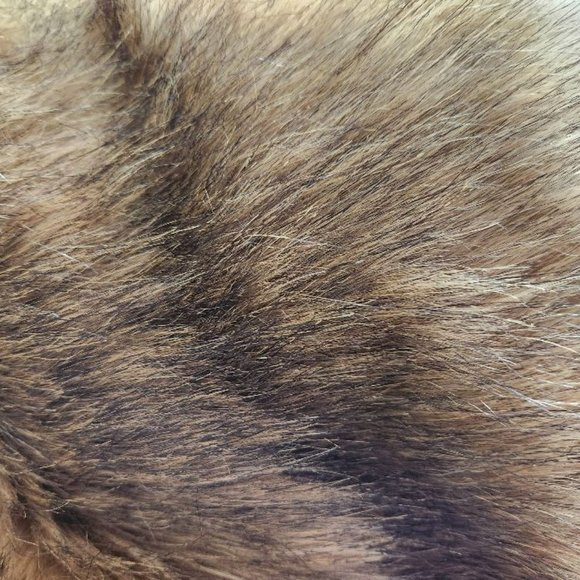 Faux fur stole/cape - Picture 4 of 5